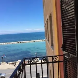 Mariantomare Monolocale Lungomare Hébergement de vacances